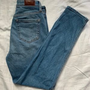 hollister ultra high rise mom jeans